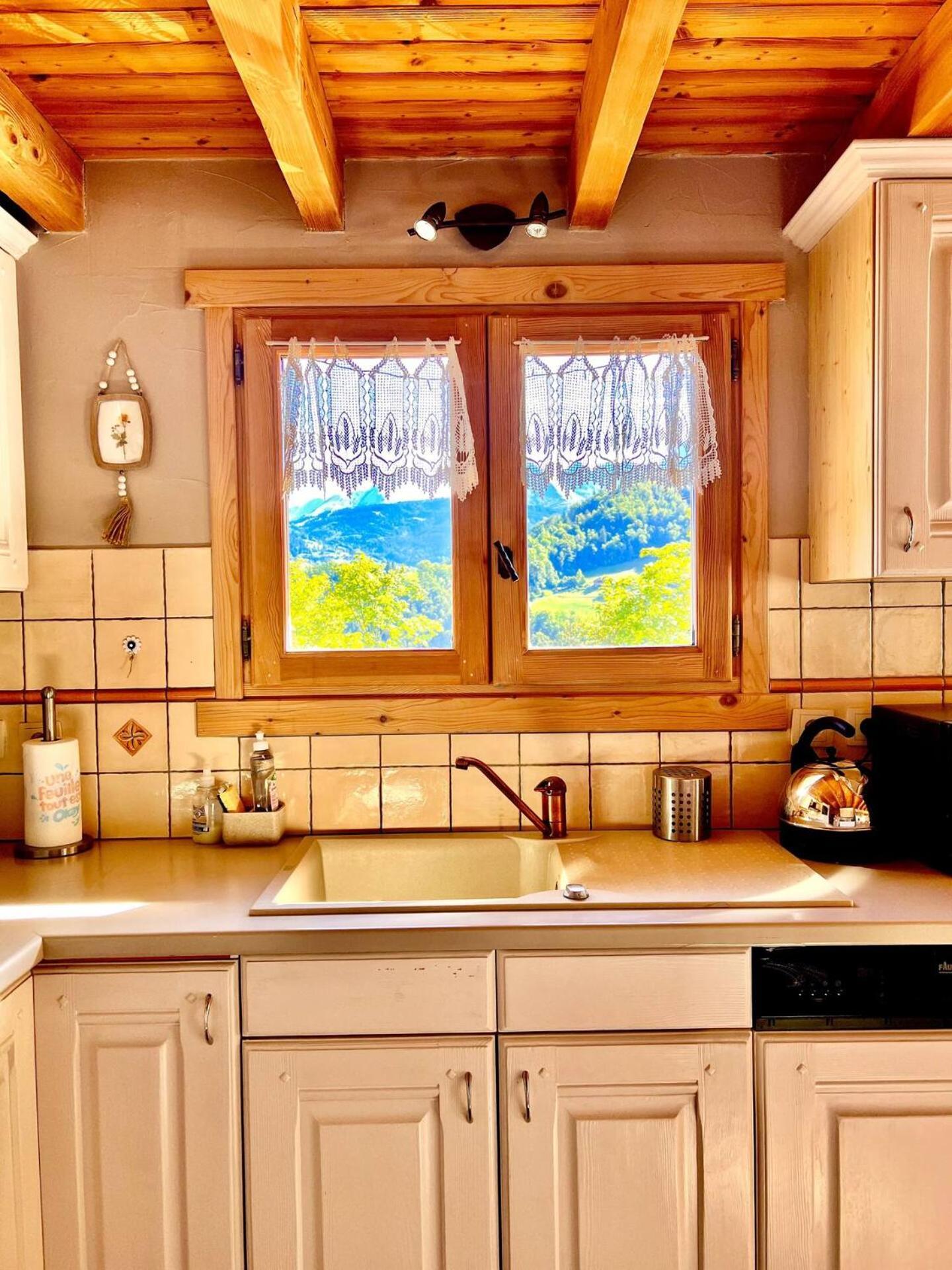 Charming Family Chalet For 8 People, With Private Hot Tub Les Clefs Bagian luar foto