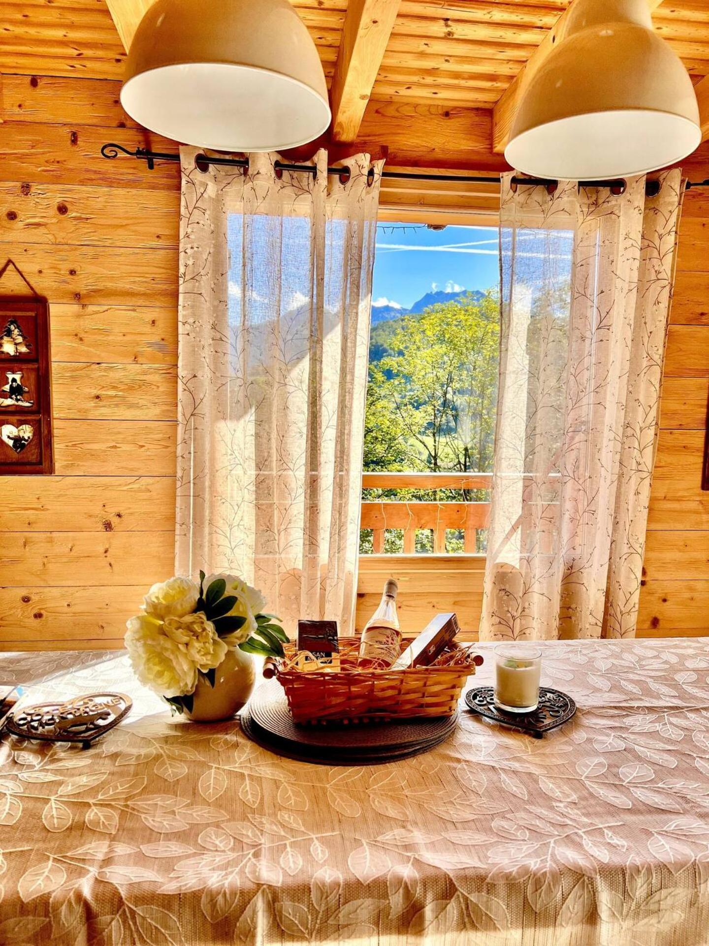 Charming Family Chalet For 8 People, With Private Hot Tub Les Clefs Bagian luar foto