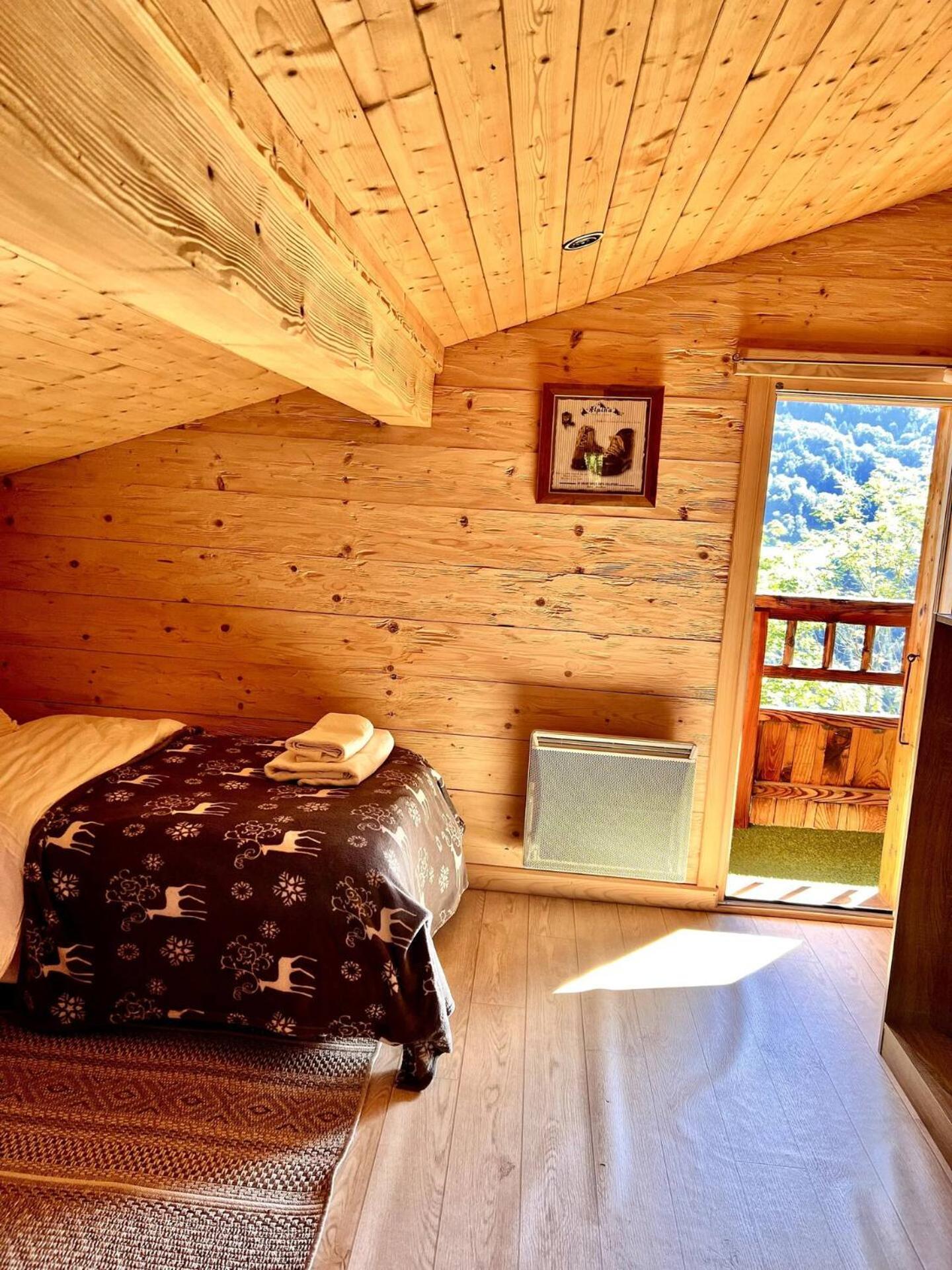 Charming Family Chalet For 8 People, With Private Hot Tub Les Clefs Bagian luar foto