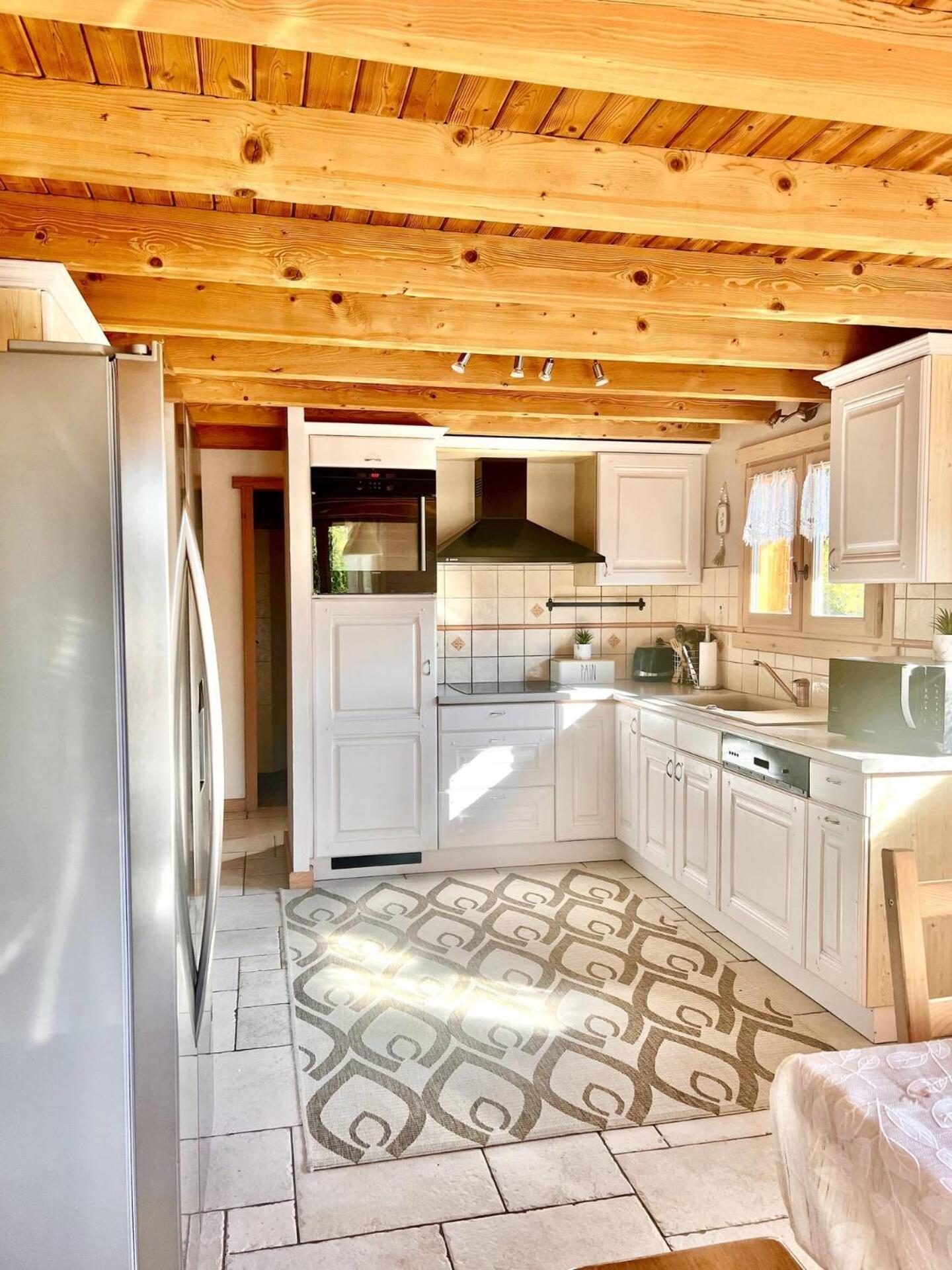 Charming Family Chalet For 8 People, With Private Hot Tub Les Clefs Bagian luar foto